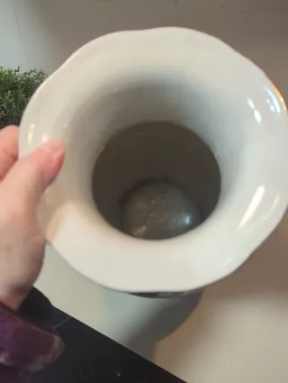 Jarrón chino de porcelana con detalles dorados