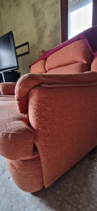 Muebles, sofás y lámparas