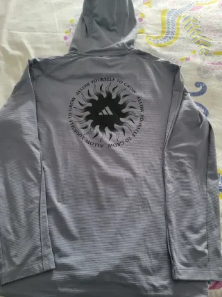 Sudadera Adidas Yoga sin estrenar.