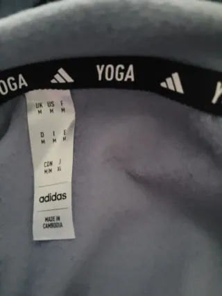 Sudadera Adidas Yoga sin estrenar.