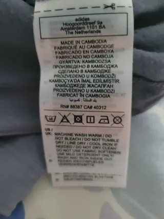 Sudadera Adidas Yoga sin estrenar.