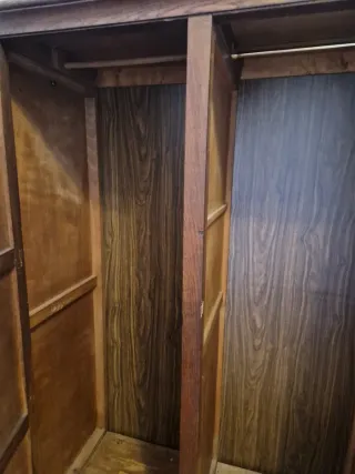 Armario antiguo de madera