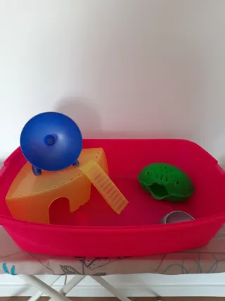 Jaula para hámster con accesorios