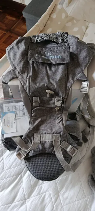Mochila portabebés Eccomum gris