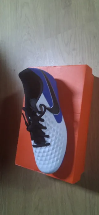 Chuteiras Nike Tiempo Legend 8 Club FG/MG