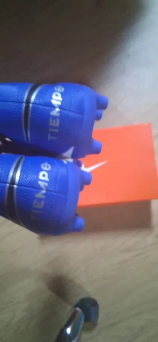 Chuteiras Nike Tiempo Legend 8 Club FG/MG