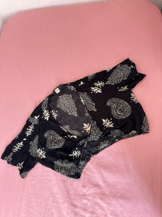 Crop top estampado paisley