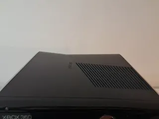 Lote 3 Xbox 360 Slim. Per riparazione o ricambi.