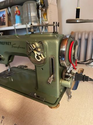 Máquina de coser Refrey Transforma