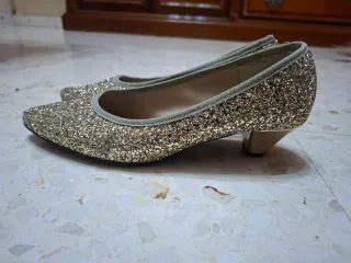 Zapatos dorados piel mujer