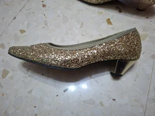 Zapatos dorados piel mujer