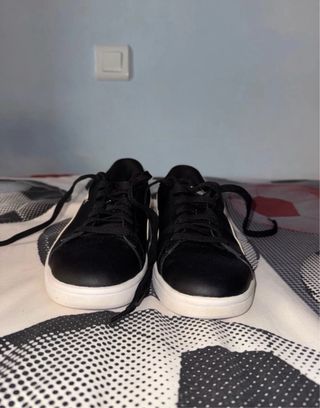 Zapatillas Puma Negras y Blancas