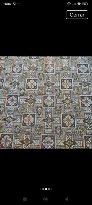 Alfombra decorativa con flecos