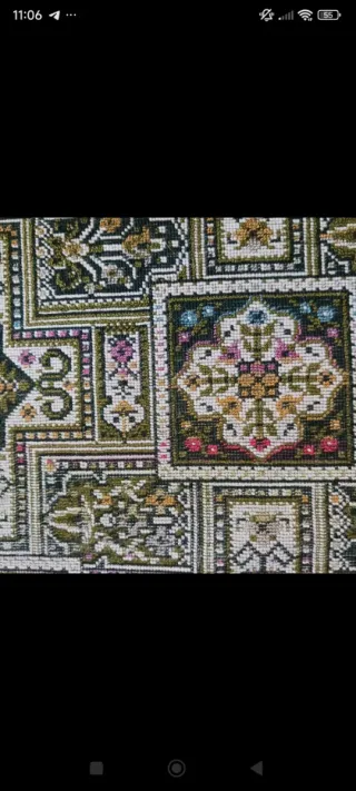 Alfombra decorativa con flecos