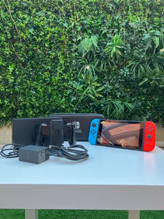 ¡COMO NUEVA! Nintendo switch con accesorios