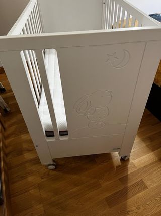 Cuna marca MICUNA120x60 + colchón Ecus Kids Pigu