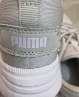 Zapatillas deportivas Puma grises y rosas