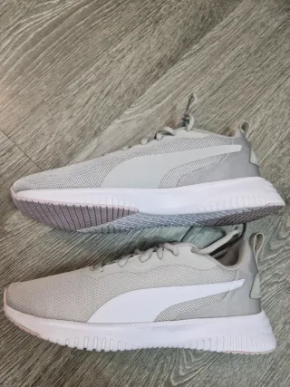 Zapatillas deportivas Puma grises y rosas
