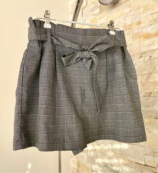 SHORTS cuadros Stradivarius