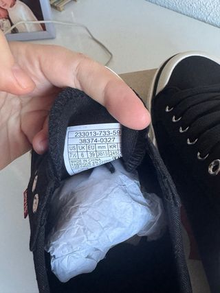 Zapatillas Levi's Negras y Blancas