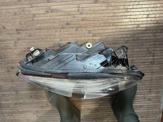 Faro Izquierdo Mercedes Benz