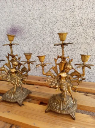 Reloj y Candelabros Antiguos de Bronce