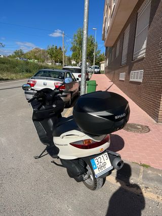 Suzuki Burgman 125 Blanca 2011