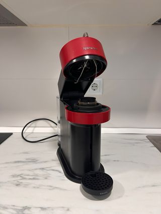 Cafetera Krups Nespresso Vertuo Roja