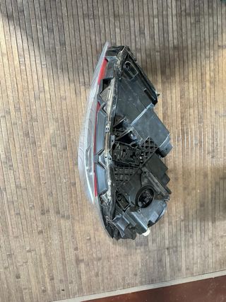 Faro Izquierdo Mercedes Benz Xenon