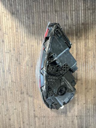 Faro Izquierdo Mercedes Benz Xenon