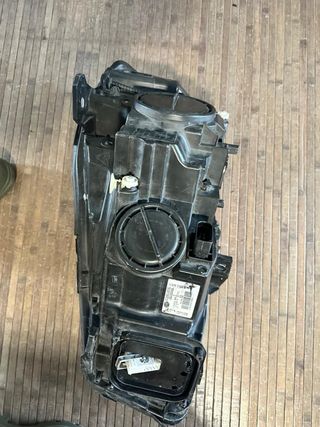 Faro Izquierdo Mercedes Benz Xenon
