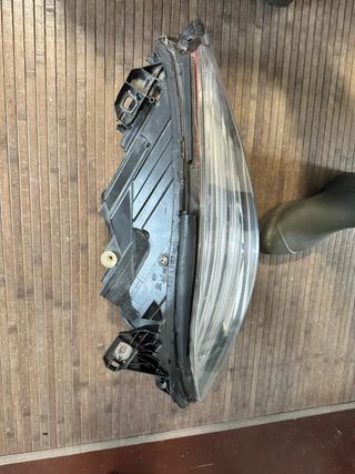 Faro Izquierdo Mercedes Benz Xenon
