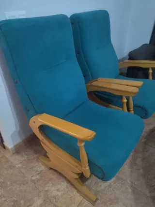 Butacas balancín de tela y madera