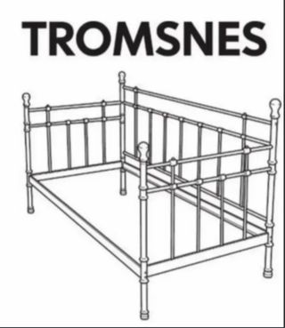 Cama diván de forja IKEA blanca.