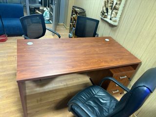 Mesa de oficina madera y metal