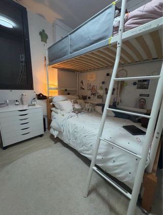 Cama alta IKEA con almacenaje