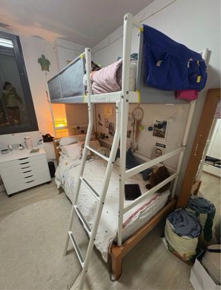 Cama alta IKEA con almacenaje