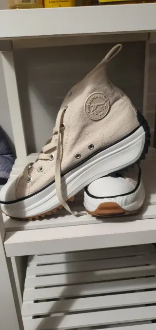 Tenis de tela beige talla 41
