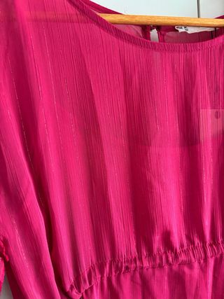 Vestido rosa con cinturón