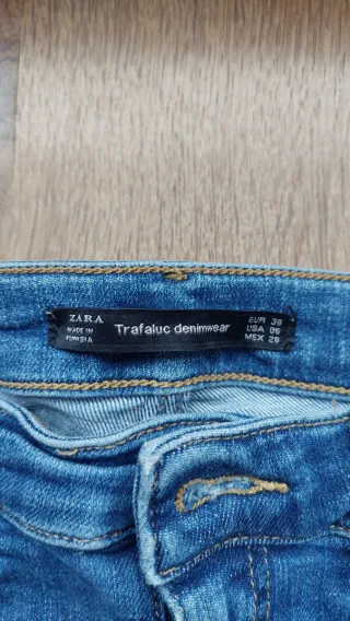 Pantalón vaquero Zara pitillo azul