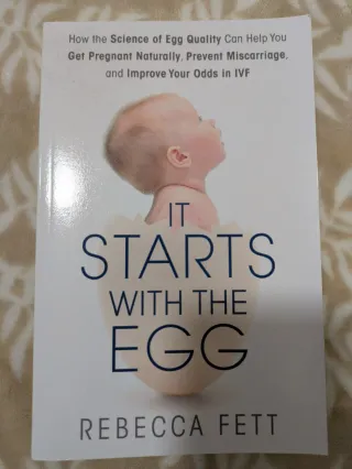 It Starts with the Egg. Book. Libro.