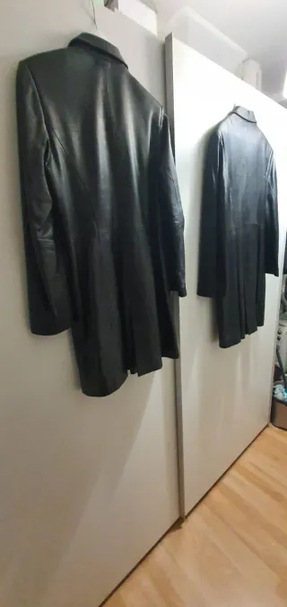 Dos chaquetones de piel KAREL M y XL De mujer