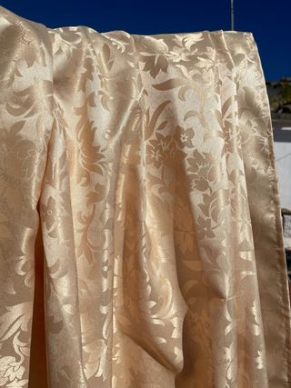 Tela adamascada dorada hilo de seda preciosa