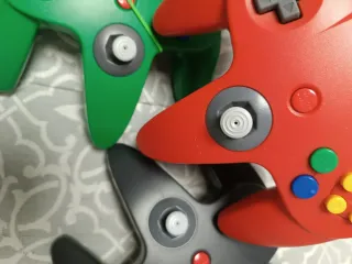 Mandos. Excelente estado. Nintendo 64