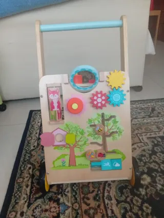 Correpasillos de madera para bebé