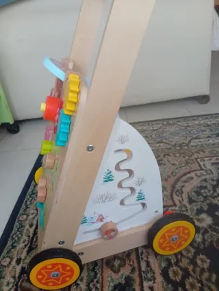 Correpasillos de madera para bebé