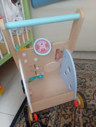 Correpasillos de madera para bebé