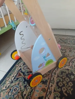 Correpasillos de madera para bebé