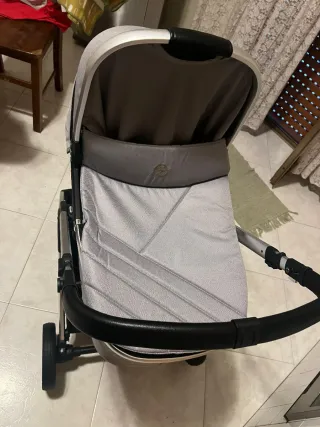 Carrozzino passeggino grigio