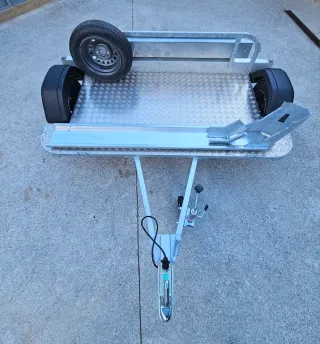 Remolque transversal moto marca ESVA